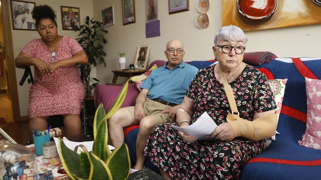 «Nuestra hija vive con nosotros pese a que tiene una orden de alejamiento»