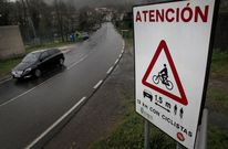 La Diputaci�n de A Coru�a se�aliz� viales preferentes para ciclistas, como el que une Boiro y Noia.