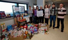 Donativo del personal de Hacienda a la Cocina Econ�mica.