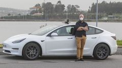 Gustavo Pi��n ya trabaja con su nuevo veh�culo el�ctrico