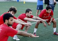 Los futbolistas del Club Lemos, en un entrenamiento en el campo Luis Bodegas.