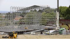 Trabajos de montaje del doble escenario del festival O Son do Cami�o
