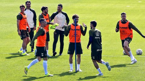Los jugadores del Celta, durante un entrenamiento en la Cidade Deportiva Afouteza.
