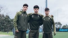 Los canteranos del Celta Hugo Burcio, Andr�s Anta��n y �ngel Arcos, en el entrenamiento de este martes del primer equipo.