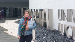 Raquel Payo en la entrada del HULA tras registrar la reclamaci�n