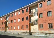 El BNG denunci� que el patio del colegio est� vallado desde que cayeron los cascotes. 