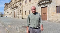 Lago ante el Colegio de la Compa��a de Monforte. En este edificio, que alberga el colegio Escolapios, viv�an como alumnos internos los ni�os fallecidos en 1973, en cuya historia se inspira la novela
