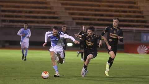 Acci&oacute;n del partido de la primera vuelta, con victoria 1-0 para el Compostela sobre el Arousa.