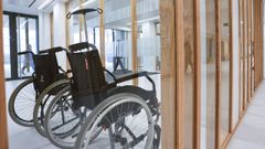 Sillas de ruedas en una residencia de Lugo