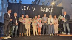 El actual presidente y sus antecesores, junto a las autoridades, en el momento del homenaje.