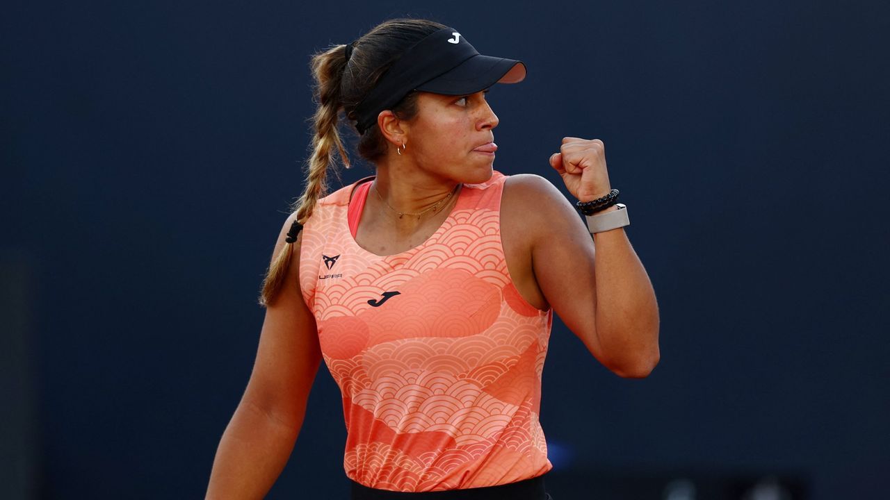 Jéssica Bouzas debuta con victoria en Montreal