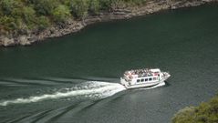 Imagen de archivo de uno de los catamaranes tursticos que hacen la ruta del can del Sil