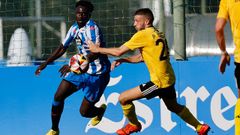 Iano Simao se escapa de un jugador del Compostela