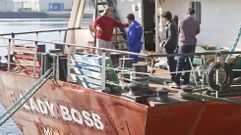 Refugiados sirios piden asilo en el puerto de Mar�n