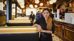 Yan, la due�a de Samo Sushi, el primer buffet libre de sushi de la ciudad de Ourense, posa en su cuarto restaurante que ha tenido una gran acogida entre los ciudadanos gracias a una promoci�n especial