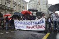 Una marcha entre la Subdelegaci�n y el Concello reclam� el apoyo gallego a los refugiados. 