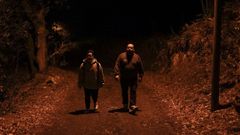 Ux�a Blasi debe caminar 400 metros por una zona de monte y casi sin iluminaci�n para coger el transporte escolar