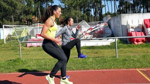 Mal estado de las instalaciones del campo de f�tbol y pistas de atletismo de A Alta en Pobra