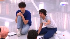 Críticas al PP durante una clase de «Operación Triunfo»