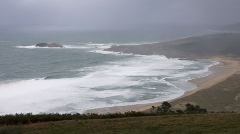 Oleaje en la playa de Doni�os durante el temporal Ingrid.