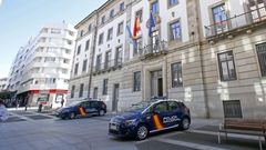 Imagen de archivo de coches patrulla de la Polic�a Nacional de Pontevedra