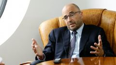 Javier D�az-Gim�nez mantiene que lo que se ha hecho hasta el momento sobre las pensiones han sido �parches�