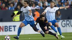 Recio, a la izquierda, ante Messi