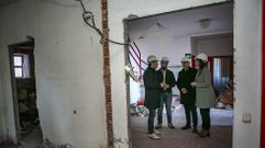 F�tima Cachafeiro guio a los alcaldes por el futuro museo de la conserva