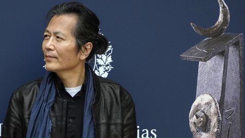  El pensador alem�n de origen surcoreano Byung-Chul, Premio Princesa de Asturias de Comunicaci�n y Humanidades 2025, este lunes a su llegada a Oviedo