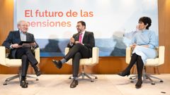 Fernando nega, Adrin Barbn y Elma Saiz, en el foro sobre las pensiones, en Oviedo