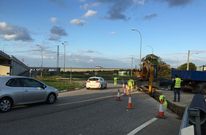 Las obras que ayer se iniciaron en la rotonda de Dompi�or obligan a cerrar uno de los carriles.