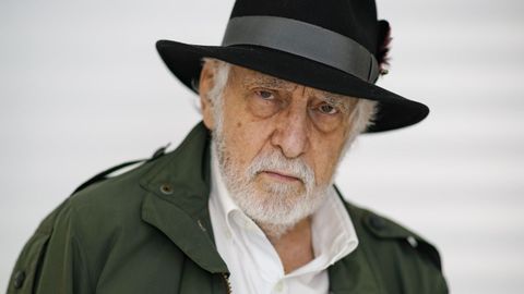 El Teatro Principal proyectó la película «Rojo carmesí», de Arturo Ripstein, que desgranó los secretos del largometraje