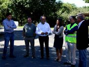 Representantes de la Xunta, el Concello y empresa, ayer. 