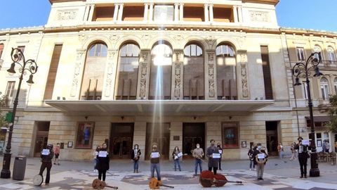 Concentraci�n en el paseo de Bego�a