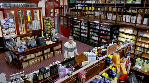 Jorge Gonz&aacute;lez, gerente de la Droguer&iacute;a Villar que est&aacute; a punto de cumplir 200 a&ntilde;os