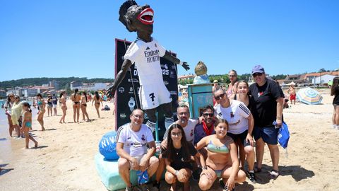 Festa da Dorna: Rejata de Embarcasi�ns feitas a machada e pan de millo na playa de Coroso