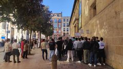 Protesta de estudiantes frente al Edificio Histrico de la Universidad de Oviedo