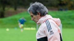 Guillermo Almada debutar� en el banquillo del Oviedo recibiendo al Celta.