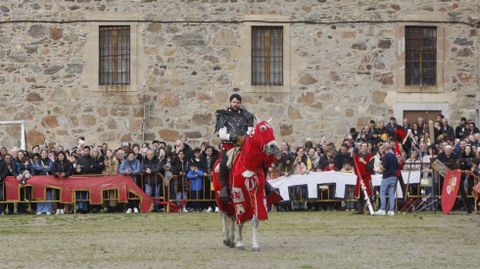 Las justas medievales de este domingo se celebraron en el campo de tierra del colegio de los Escolapios
