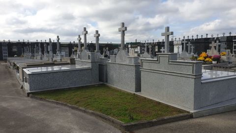 Nichos en el cementerio municipal de Vilalba, en donde el gobierno local proyecta una amplia reforma