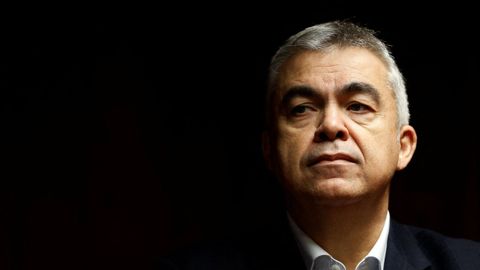 El exsecretario de organizaci�n del PSOE Santos Cerd�n, antes de comparecer en la comisi�n de investigaci�n del caso Koldo en el Senado.