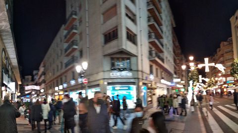 Comercios de Oviedo durante la campa�a navide�a de 2021, cuando comenz� la recuperaci�n tras la pandemia de covid-19