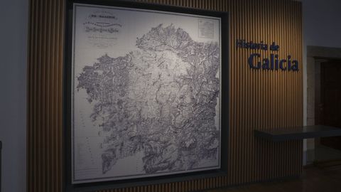 Copia del mapa de Galicia de Domingo Font�n, en una exposici�n.