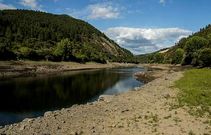 La bajada de las aguas altera el paisaje del Sil. 