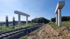 Las obras del paso a nivel elevado estn paralizadas en el lugar de Malle, en la parroquia de Santa Mara de Bveda (Lugo)