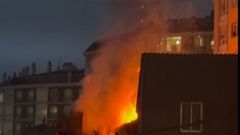 Incendio de una vivienda en el centro de Foz