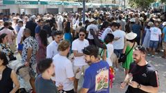 Grupos en el Paseo da Calzada de Cambados durante el Albari�o