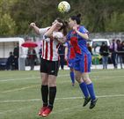 Las jugadoras de la Uni�n se elevaron sobre su rival. 