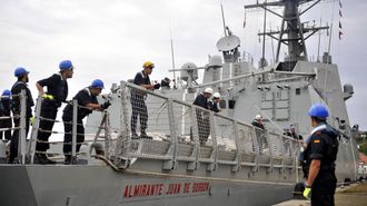 La F-102, en imagen de archivo, prepar�ndose para zarpar del Arsenal