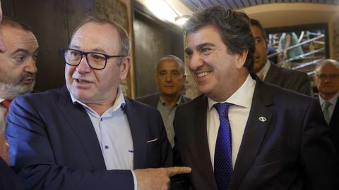 El presidente de la Autoridad Portuaria de A Corua, Martn Fernndez Prado,con su homlogo enla Autoridad Portuaria de Avils, Santiago Rodrguez Vega.